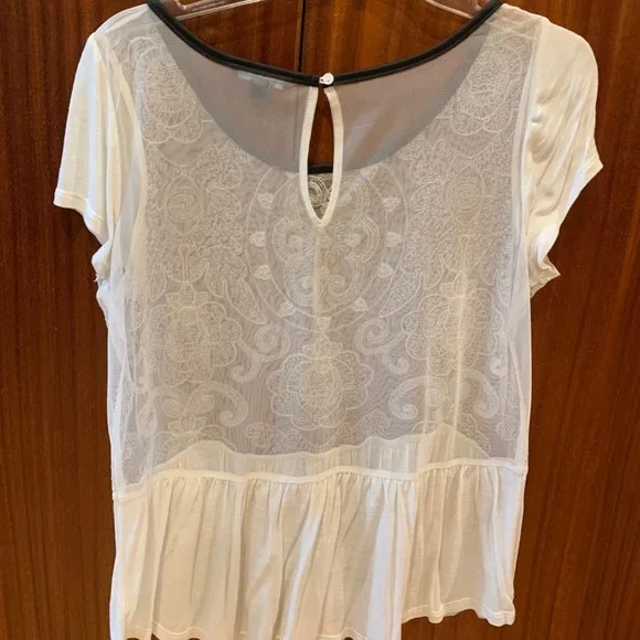 American Eagle Outfitters cream colored mesh top in size Large. - Picture 7 of 9